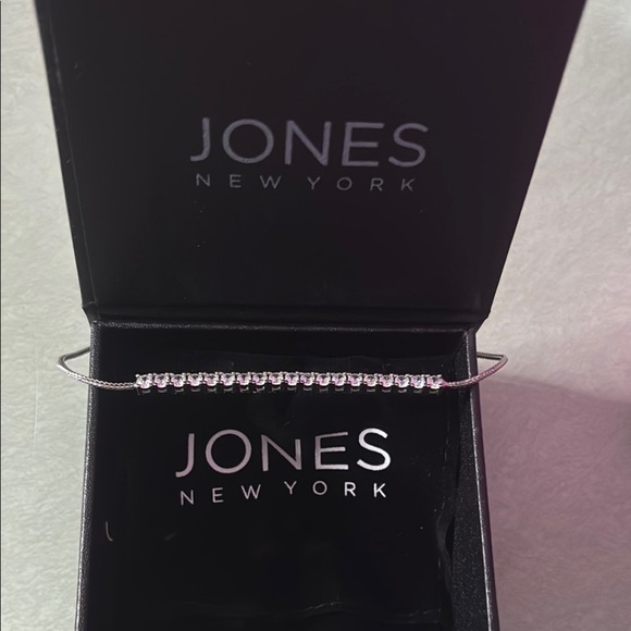 Jones New York Silver Bracelet - Picture 1 of 3